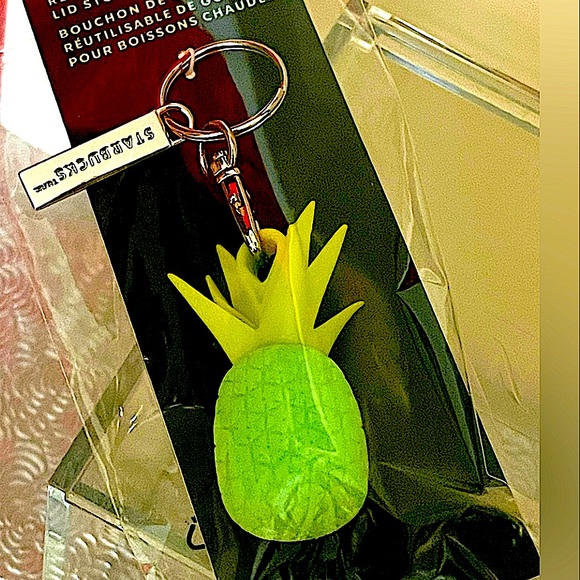 New Starbucks 2024 Pineapple Reusable Hot Cup Lid Stopper & Keychain - Picture 2 of 3